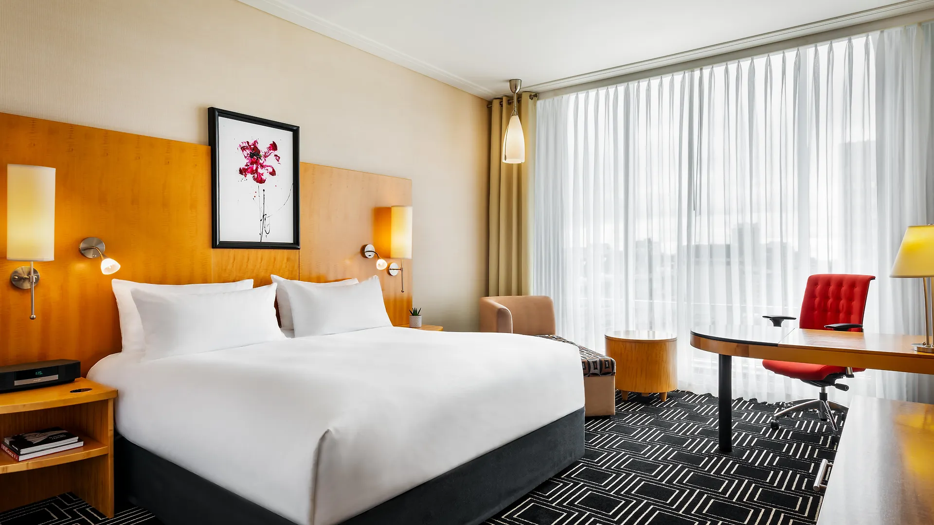Sofitel Montreal Golden Mile Hotel