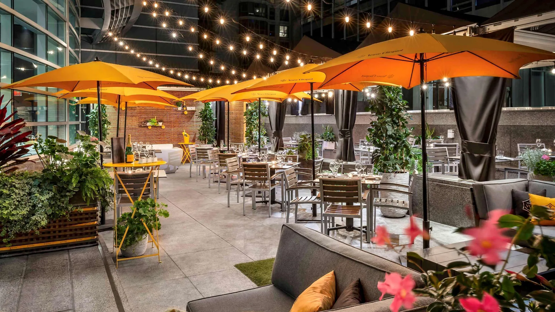 Sofitel Montreal Golden Mile Hotel