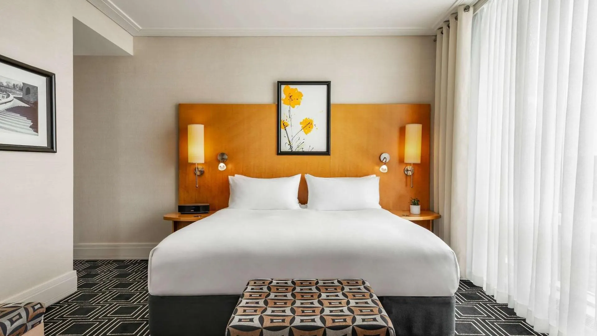 Sofitel Montreal Golden Mile Hotel