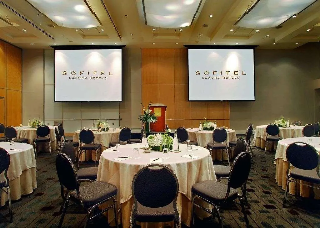 Hotel Sofitel Montreal Golden Mile