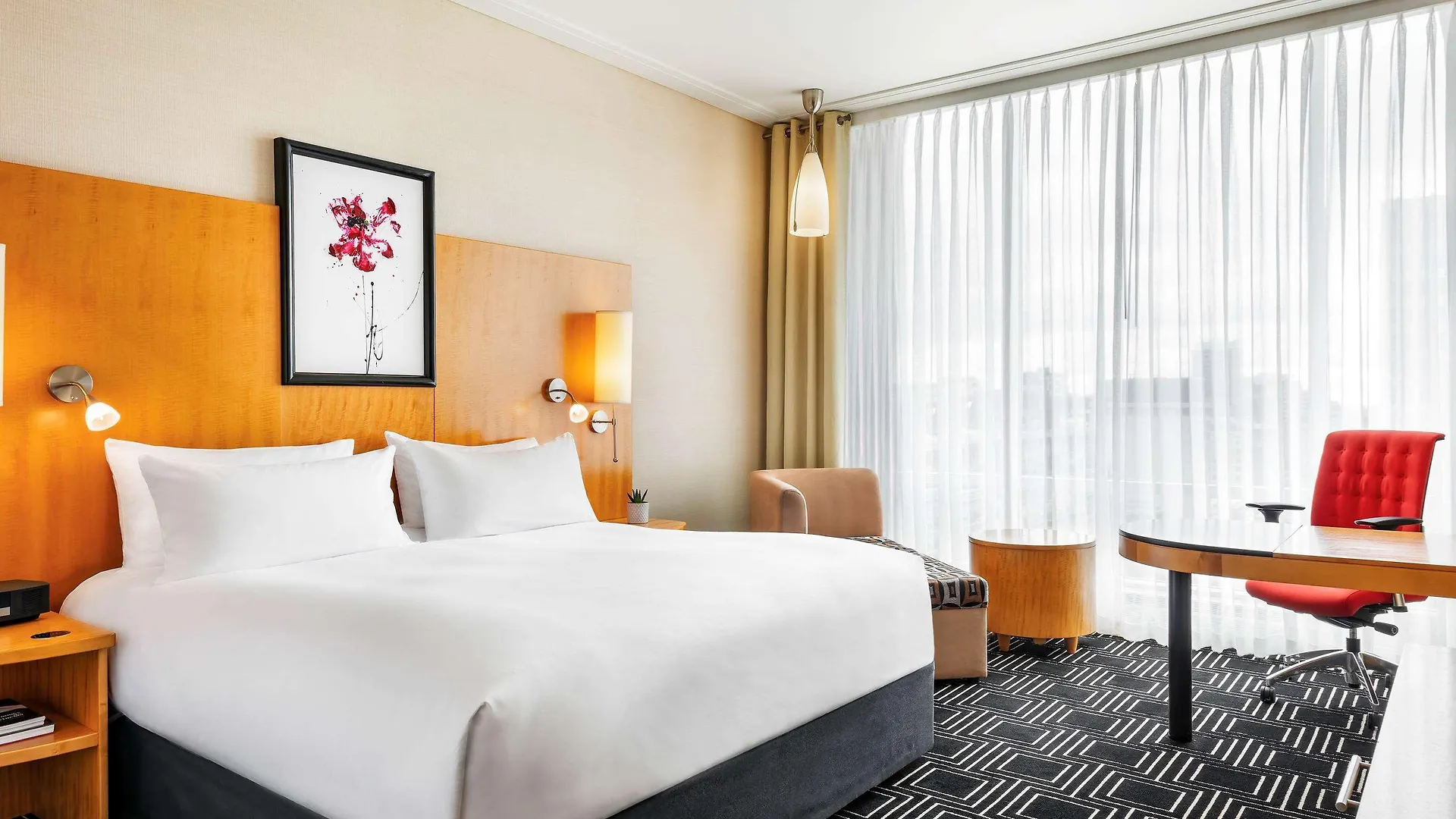 Отель Sofitel Montreal Golden Mile