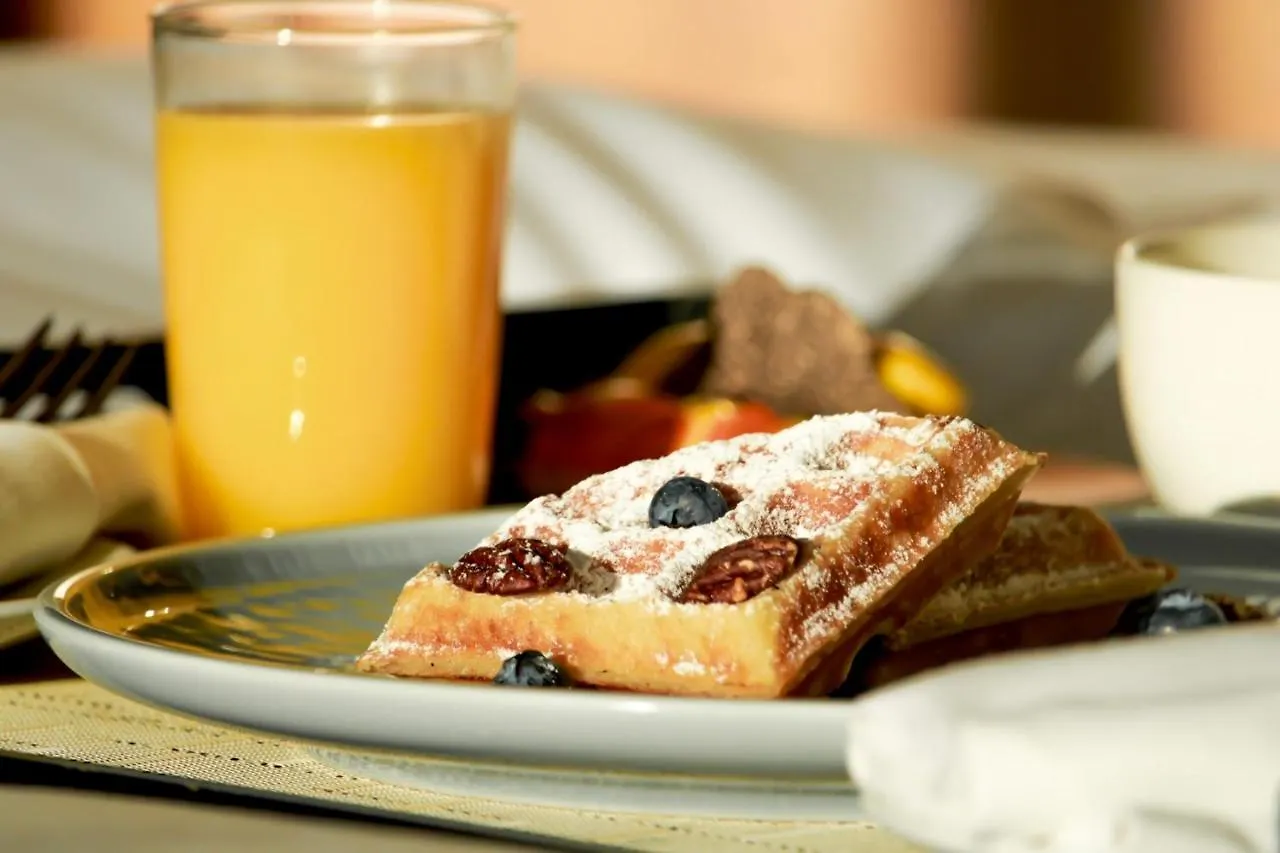Sofitel Montreal Golden Mile Hotel 5*,