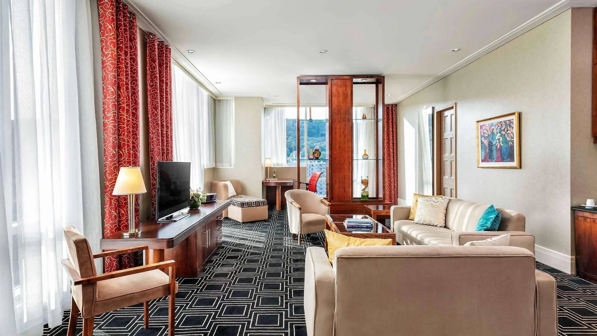 Sofitel Montreal Golden Mile Hotel